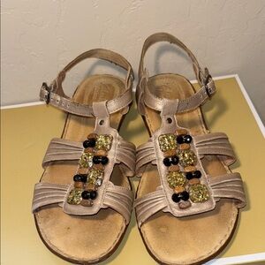 Clark’s artisan Women's Beaded Sandals - Tan